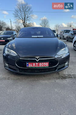 Лифтбек Tesla Model S 2015 в 