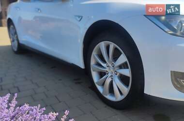 Лифтбек Tesla Model S 2014 в 