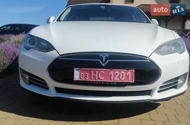Лифтбек Tesla Model S 2014 в 