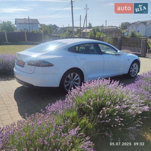 Лифтбек Tesla Model S 2014 в Новояворовске