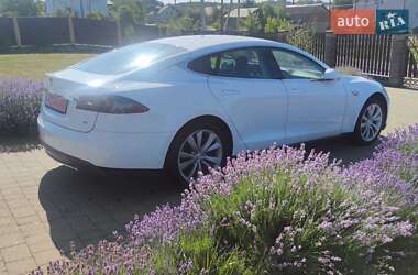 Лифтбек Tesla Model S 2014 в 