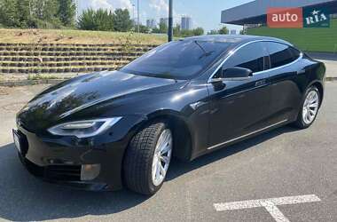 Ліфтбек Tesla Model S 2016 в Києві