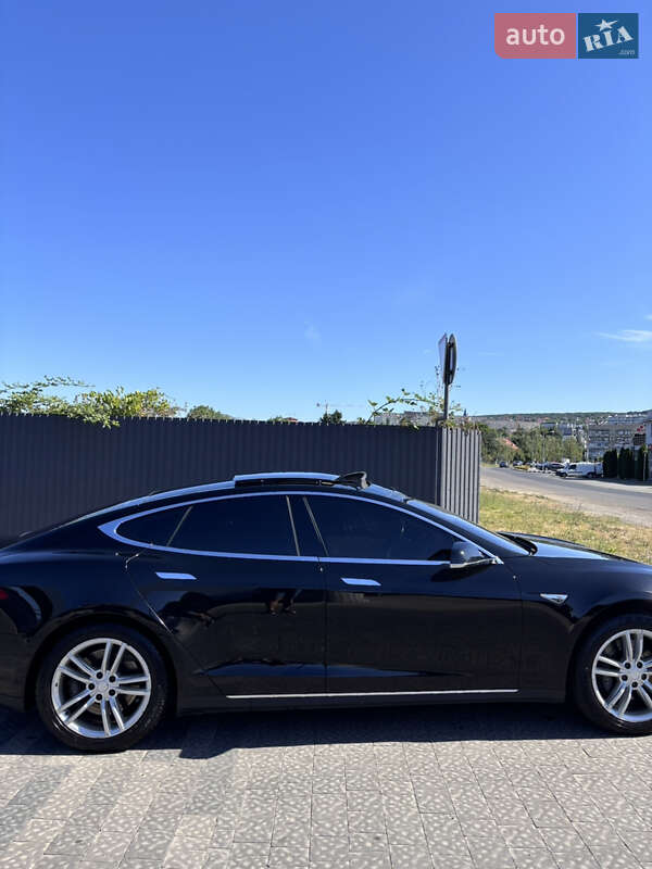 Лифтбек Tesla Model S 2014 в Ужгороде