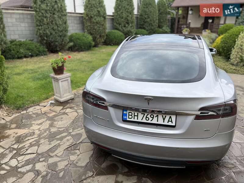 Лифтбек Tesla Model S 2015 в Одессе
