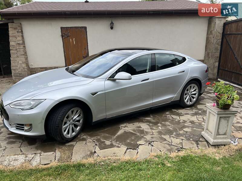 Лифтбек Tesla Model S 2015 в Одессе