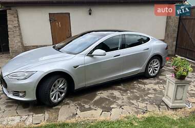 Лифтбек Tesla Model S 2015 в 