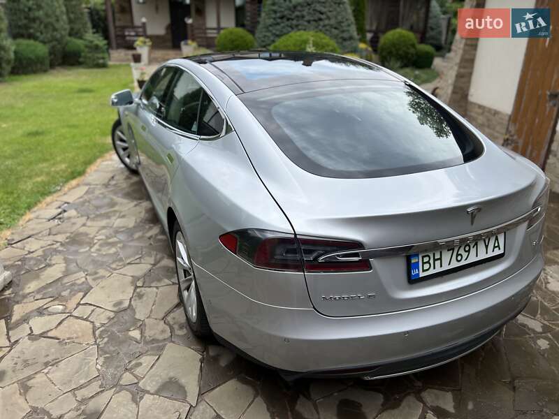 Лифтбек Tesla Model S 2015 в Одессе