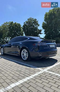 Лифтбек Tesla Model S 2013 в 