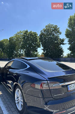 Лифтбек Tesla Model S 2013 в 