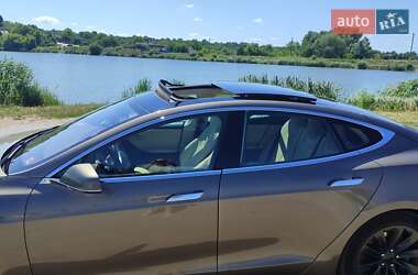 Лифтбек Tesla Model S 2016 в 
