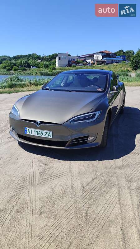 Лифтбек Tesla Model S 2016 в Кагарлыке