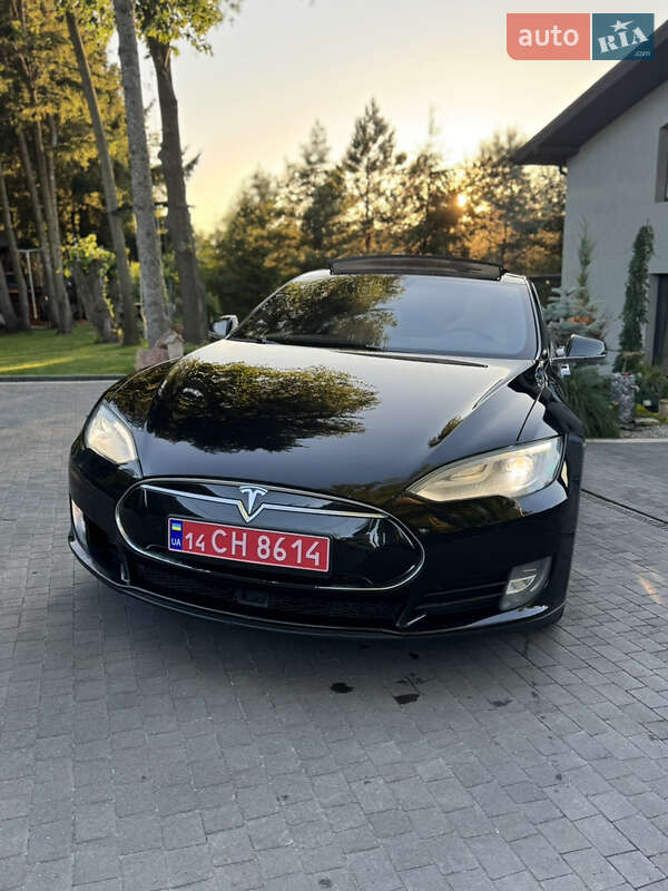 Лифтбек Tesla Model S 2015 в Луцке