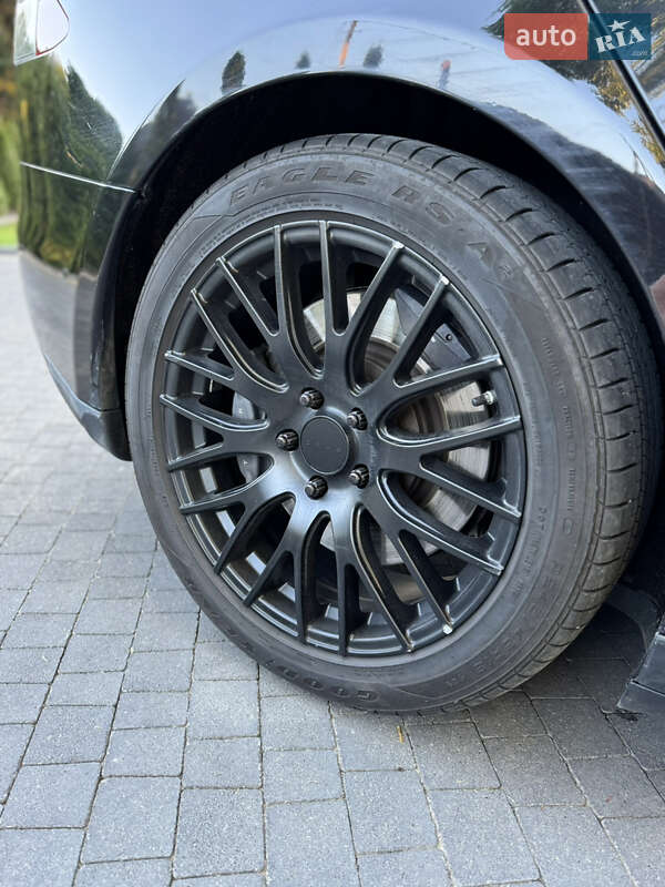 Лифтбек Tesla Model S 2015 в Луцке