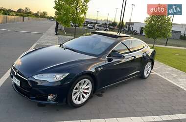 Лифтбек Tesla Model S 2013 в 