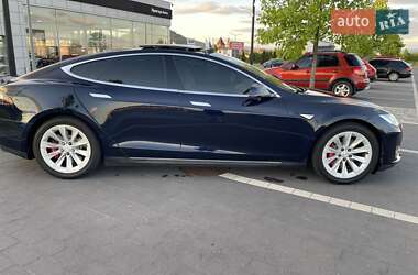 Лифтбек Tesla Model S 2013 в 