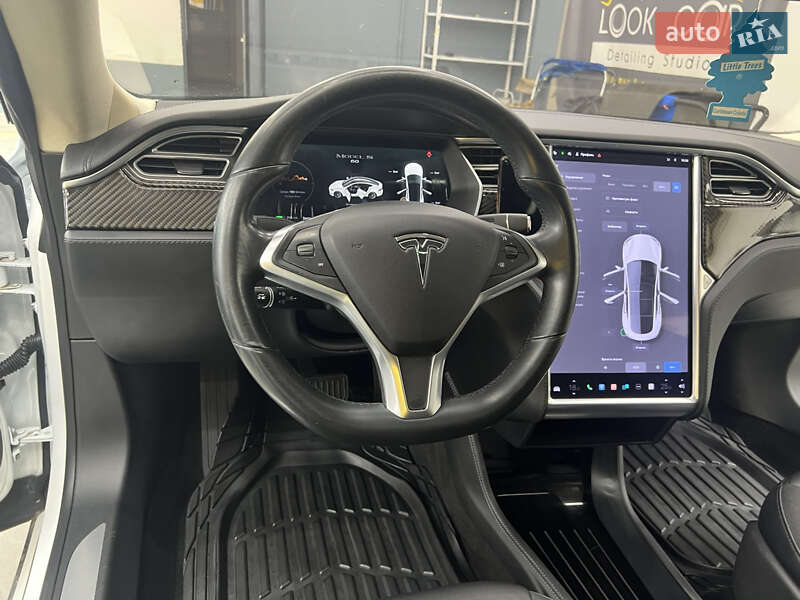 Ліфтбек Tesla Model S 2015 в Івано-Франківську