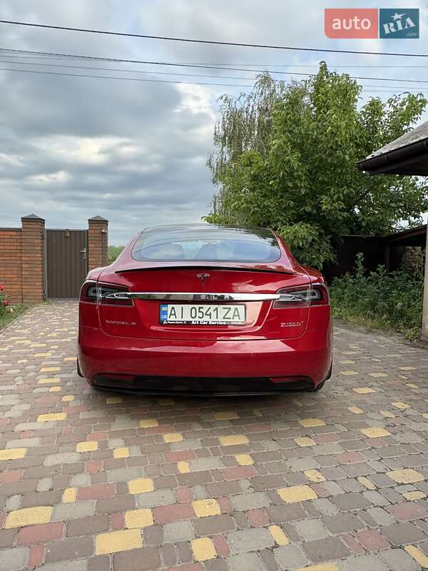 Лифтбек Tesla Model S 2018 в Киеве