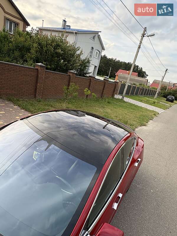 Лифтбек Tesla Model S 2018 в Киеве