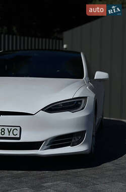 Лифтбек Tesla Model S 2018 в 