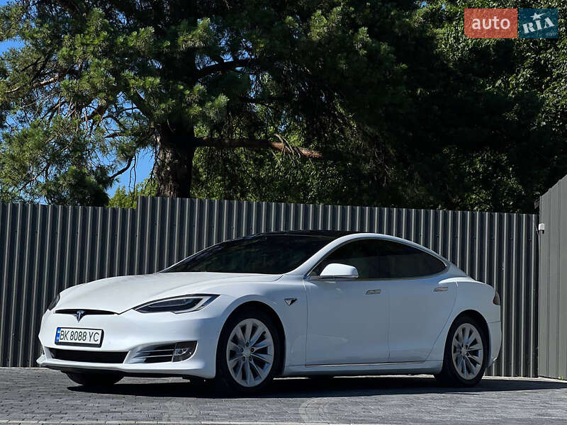 Tesla Model S 2018