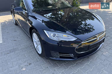 Лифтбек Tesla Model S 2014 в 