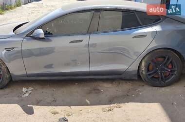 Ліфтбек Tesla Model S 2014 в 