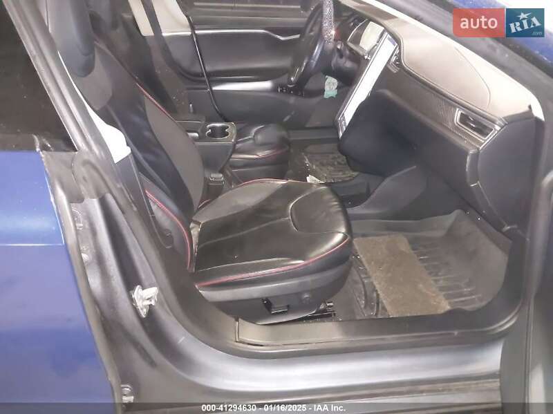 Лифтбек Tesla Model S 2014 в Киеве