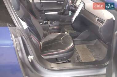 Ліфтбек Tesla Model S 2014 в 