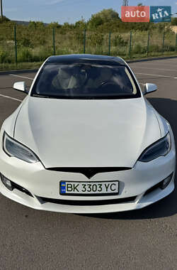 Ліфтбек Tesla Model S 2017 в Рівному