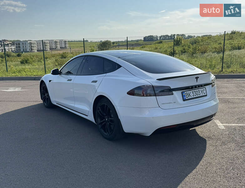 Ліфтбек Tesla Model S 2017 в Рівному