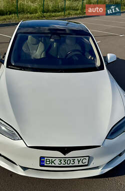 Ліфтбек Tesla Model S 2017 в Рівному