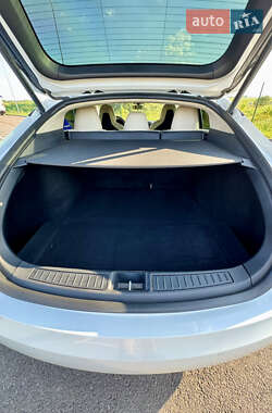 Ліфтбек Tesla Model S 2017 в 