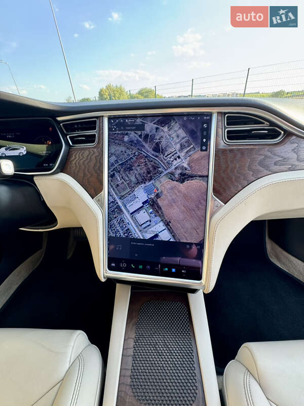 Ліфтбек Tesla Model S 2017 в Рівному