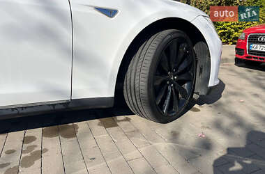 Лифтбек Tesla Model S 2015 в Киеве фото 12 Лифтбек Tesla Model S 2015 в Киеве