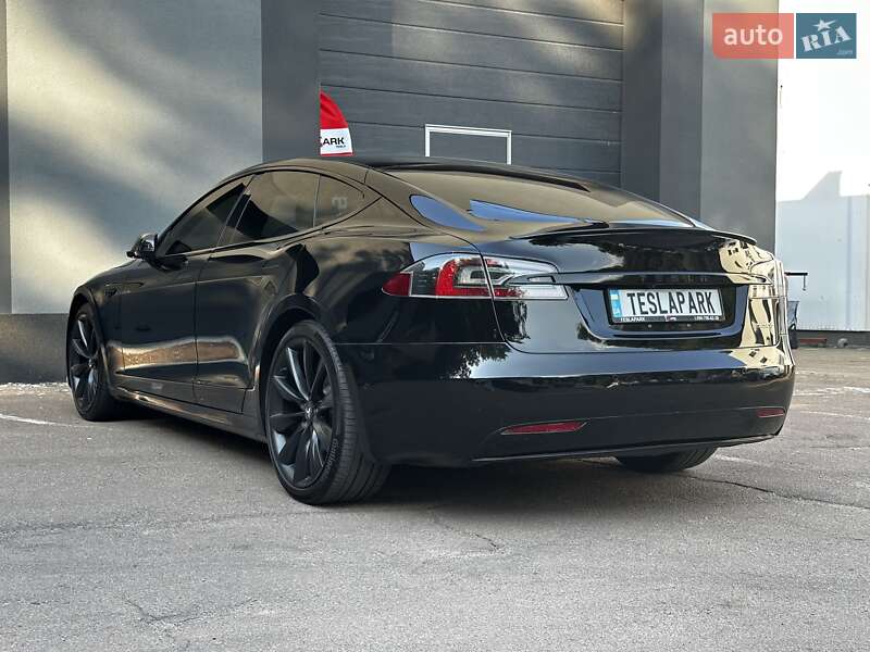 Лифтбек Tesla Model S 2020 в Киеве