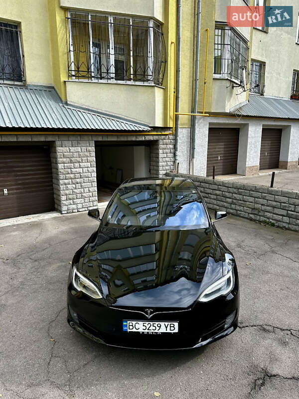 Ліфтбек Tesla Model S 2016 в Львові