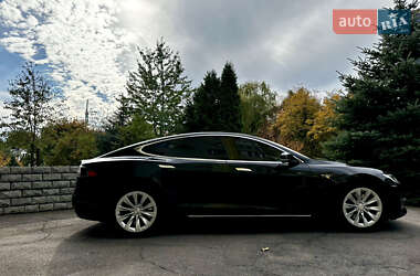 Лифтбек Tesla Model S 2016 в 