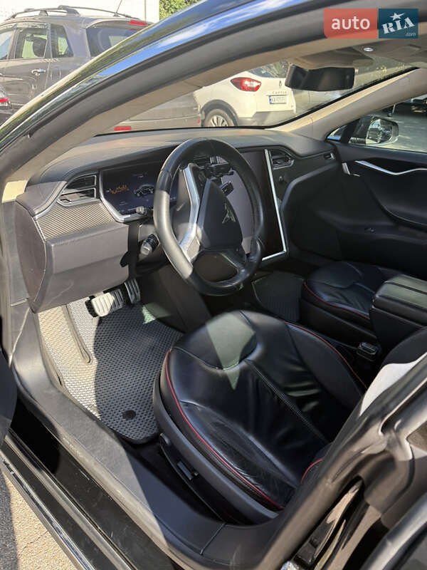 Ліфтбек Tesla Model S 2013 в Києві