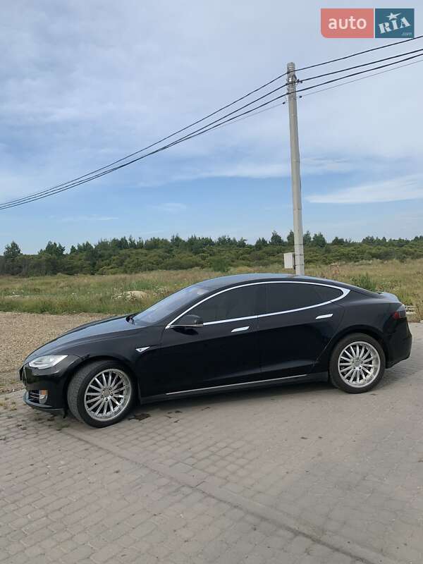 Ліфтбек Tesla Model S 2013 в Львові