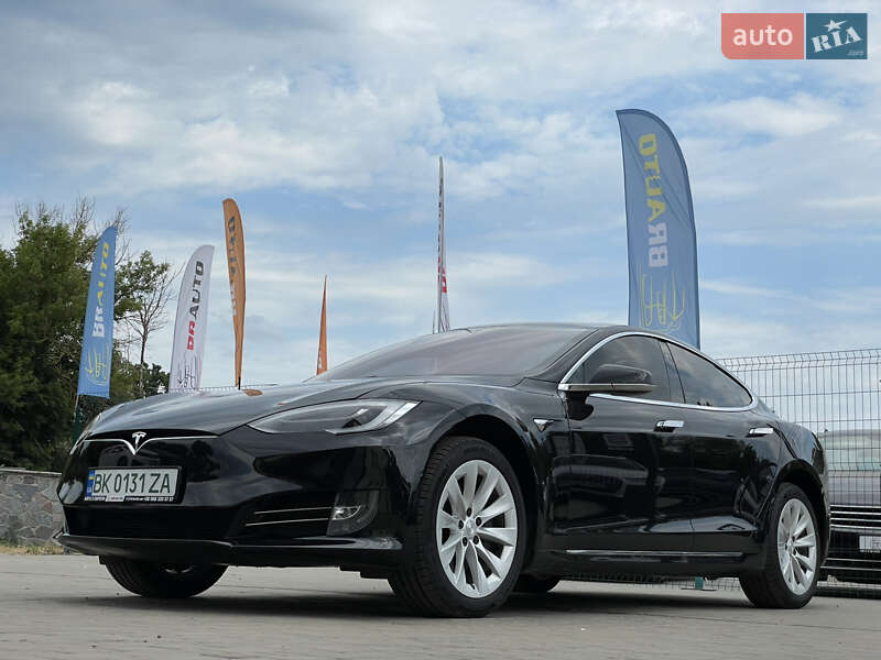 Лифтбек Tesla Model S 2018 в Бердичеве