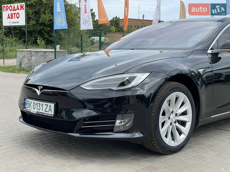Лифтбек Tesla Model S 2018 в Бердичеве