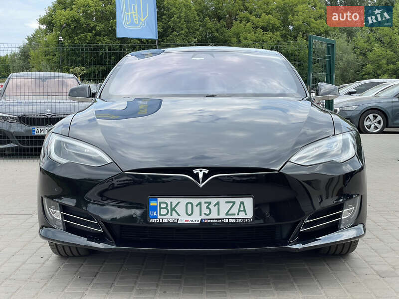 Лифтбек Tesla Model S 2018 в Бердичеве