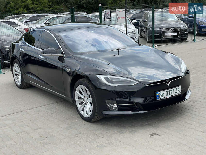 Лифтбек Tesla Model S 2018 в Бердичеве