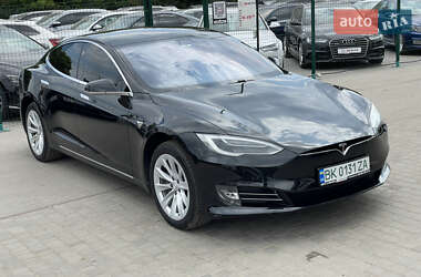 Лифтбек Tesla Model S 2018 в 
