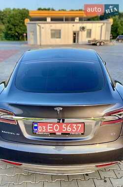Лифтбек Tesla Model S 2015 в 