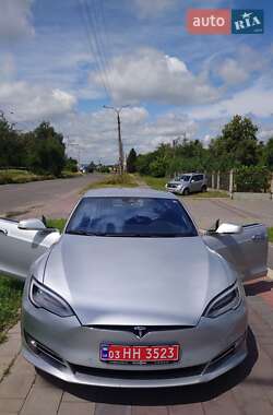 Лифтбек Tesla Model S 2016 в 