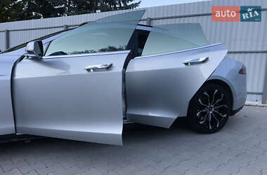 Лифтбек Tesla Model S 2013 в 