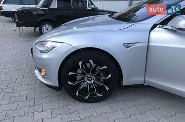 Лифтбек Tesla Model S 2013 в 