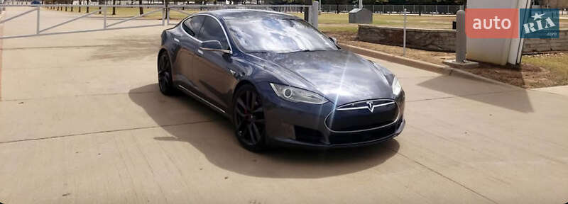 Ліфтбек Tesla Model S 2015 в Львові фото 4 Ліфтбек Tesla Model S 2015 в Львові