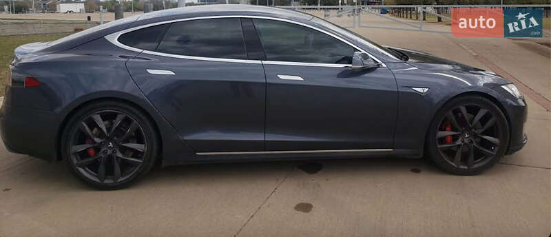 Ліфтбек Tesla Model S 2015 в Львові фото 10 Ліфтбек Tesla Model S 2015 в Львові